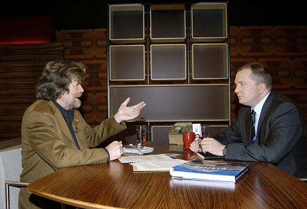 Der Extrembergsteiger, Abenteurer und Autor Reinhold Messner (l...