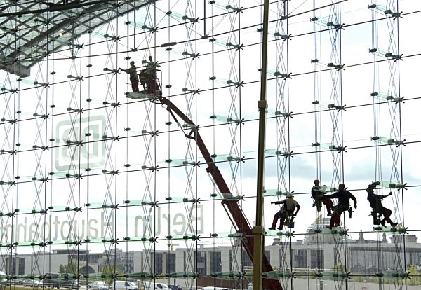 Berliner Hauptbahnhof  wird herausgeputzt