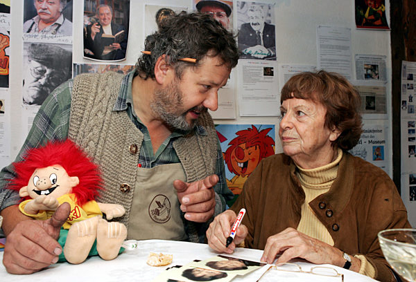 Die Kinderbuchautorin und Erfinderin der Zeichentrickfigur "Pumuckl"...