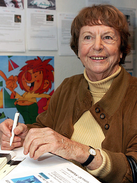 Die Kinderbuchautorin und Erfinderin der Zeichentrickfigur "Pumuckl"...