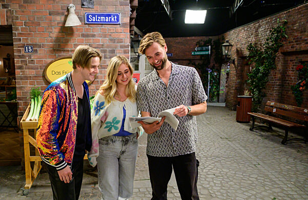 Sänger Vincent Gross zu Gast bei der ARD-Serie "Rote Rosen"