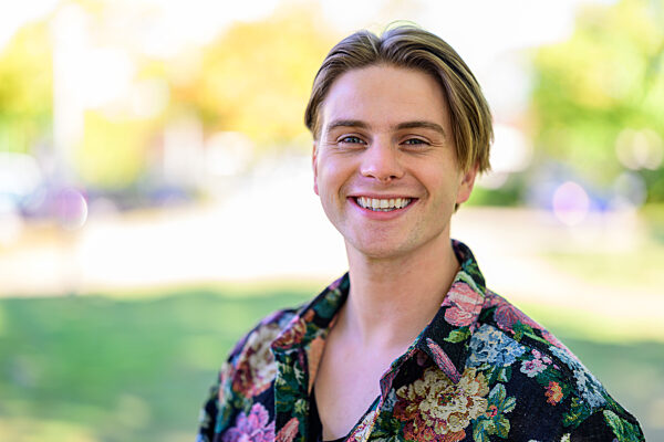 Sänger Vincent Gross zu Gast bei der ARD-Serie "Rote Rosen"