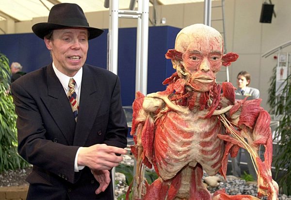 Umstrittene Leichen-Schau "Körperwelten" jetzt in Köln