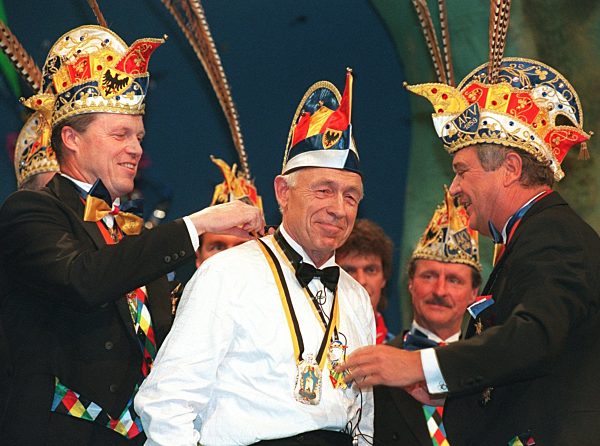 Aachener Narren-Oscar ging an Heiner Geißler