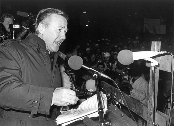 Franz Steinkühler speaks at rally against the closing-down of Krupp-Hüttenwerke in Dusiburg-Rheinhausen