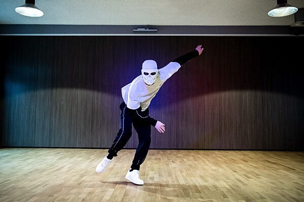 Bremerhavener Tiktok-Star versteckt sich hinter Maske