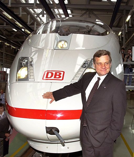 Hans Mehdorn vor der Jungfernfahrt des ICE 3