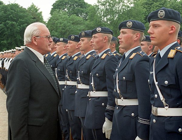 Bundespräsident dankt Soldaten des Wachbataillons
