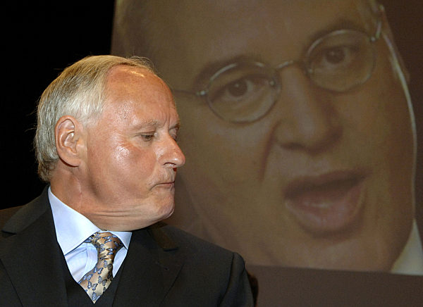 Oskar Lafontaine, Spitzenkandidat vom Linksbündnis- Partner WASG...