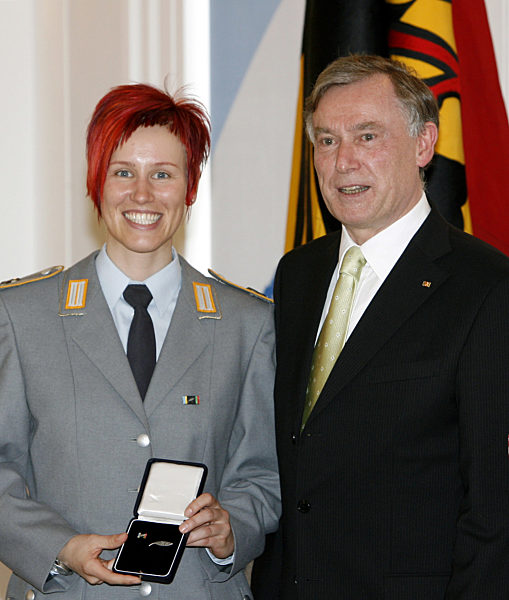 Biathlon - Horst Köhler verleiht Silbernes Lorbeerblatt an Kati Wilhelm