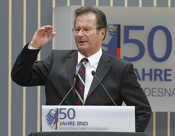 Klaus Kinkel, Bundesminister a.D. und früherer BND- Präsident...