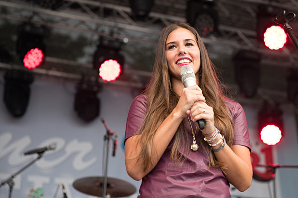 Sarah Lombardi performt beim Dodenhof  Sommer Festival 2016