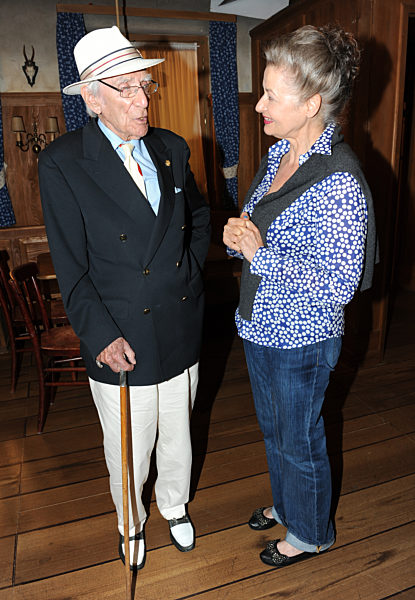 EXCLUSIVE: EXCLUSIVE: Lukas Ammann  trifft "Die Fallers"