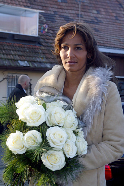 Nadja Abd el Farrag (l) hält am Sonntag (12.12...