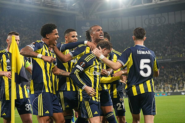 Fenerbahce SK v Stuttgart  - UEFA Europa League 2025/26