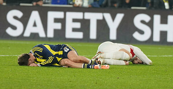 Fenerbahce SK v Stuttgart  - UEFA Europa League 2025/26