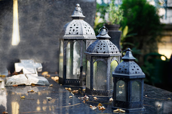grablaterne,friedhofslaterne