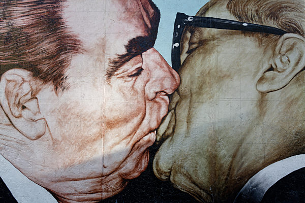 gdr;international;brotherly kiss