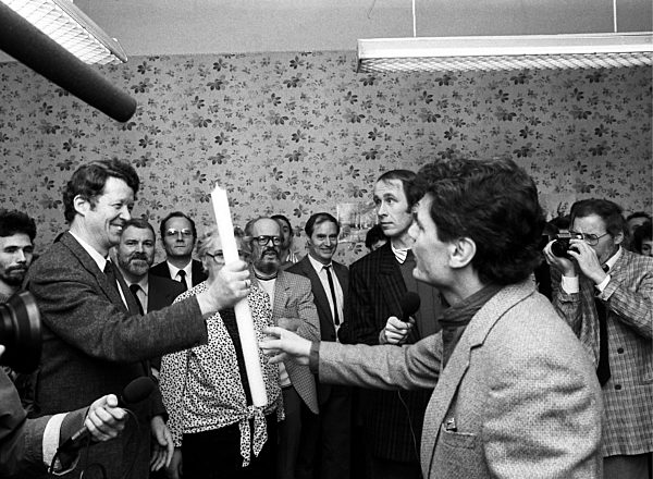 DDR - Wende - SPD-Parteivorstand und SPD-Haus in Rostock