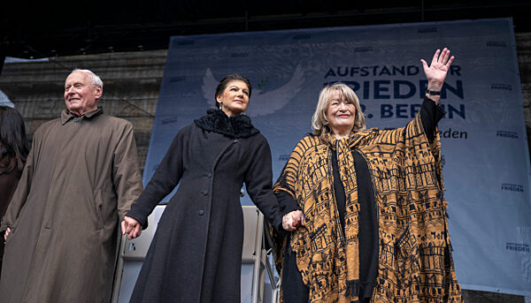 Demonstration für Verhandlungen mit Russland
