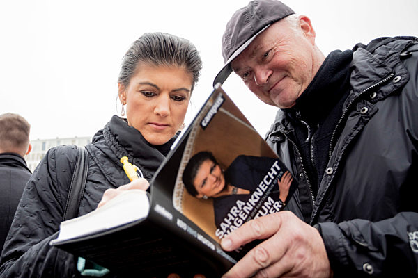 Kundgebung Aufstehen Bewegung