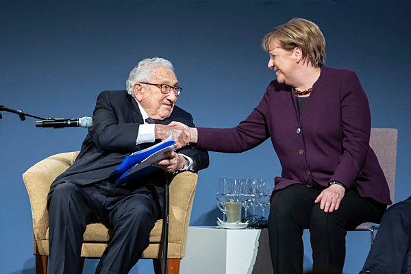 Bundeskanzlerin Merkel mit Henry-A.-Kissinger-Preis geehrt