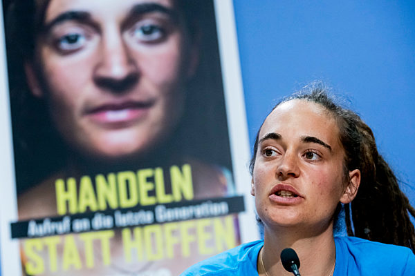 Seenotretterin Carola Rackete stellt Buch vor