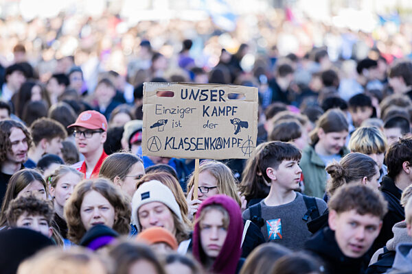Bundesweiter Schulstreik gegen Wehrpflicht - Berlin