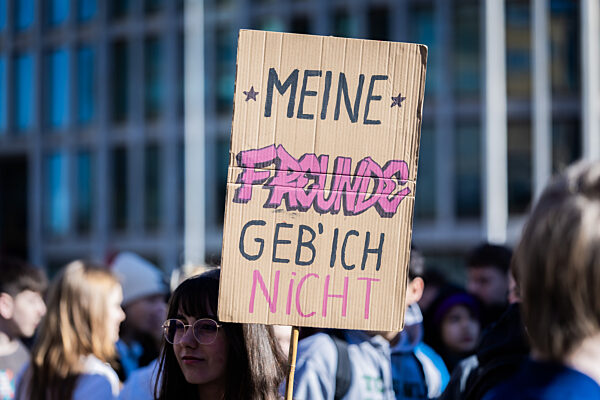 Bundesweiter Schulstreik gegen Wehrpflicht - Berlin