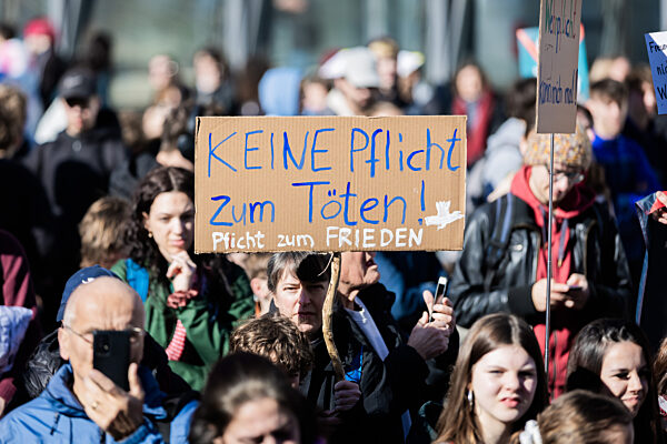Bundesweiter Schulstreik gegen Wehrpflicht - Berlin