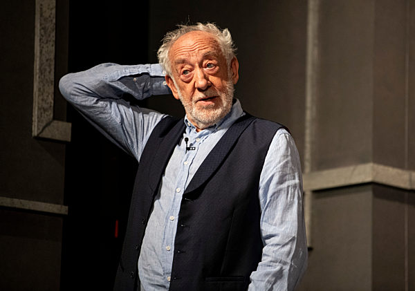 Hallervorden stellt neues Theater Programm vor