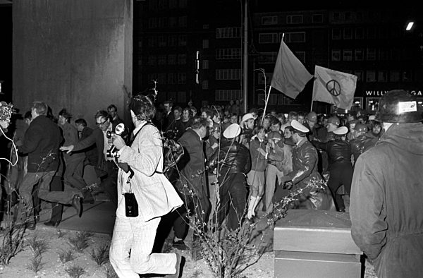 Demonstration in front of Police Headquarters 1968