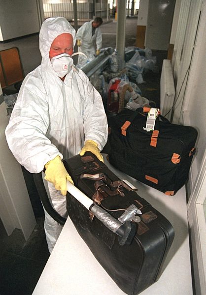 Flughafenbrand: Noch immer werden Koffer gereinigt