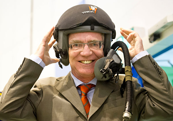 De Maiziere besucht Luftwaffe Königsbrück