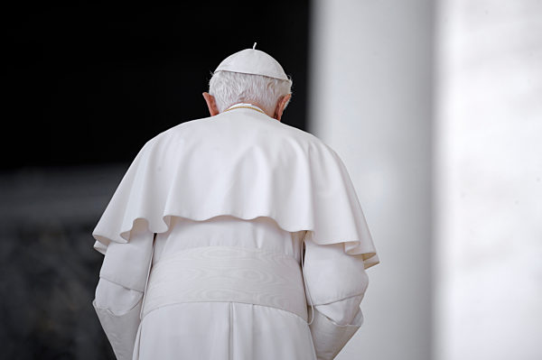 Collected some of the most interesting pictures of the Pope to the end of his pontificate illustrated That will be the end of February 28, 2013