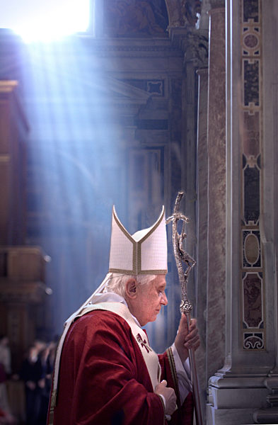 Collected some of the most interesting pictures of the Pope to the end of his pontificate illustrated That will be the end of February 28, 2013