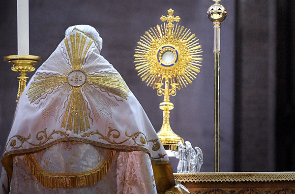 Collected some of the most interesting pictures of the Pope to the end of his pontificate illustrated That will be the end of February 28, 2013