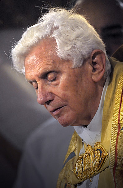 Collected some of the most interesting pictures of the Pope to the end of his pontificate illustrated That will be the end of February 28, 2013