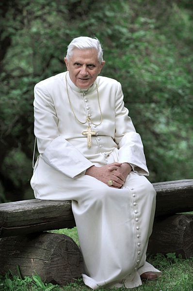 Collected some of the most interesting pictures of the Pope to the end of his pontificate illustrated That will be the end of February 28, 2013