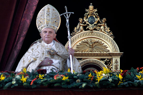 Collected some of the most interesting pictures of the Pope to the end of his pontificate illustrated That will be the end of February 28, 2013