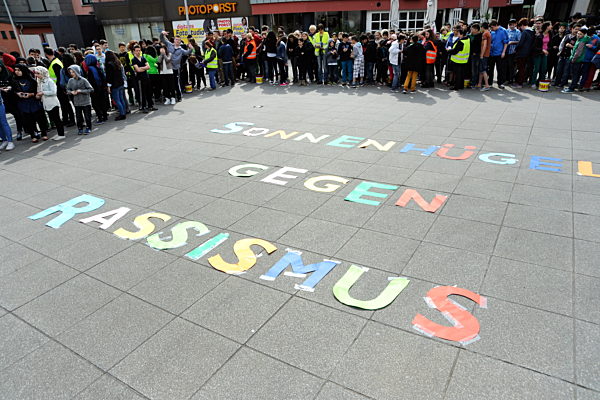 Schweigemarsch Tag gegen Rassismus