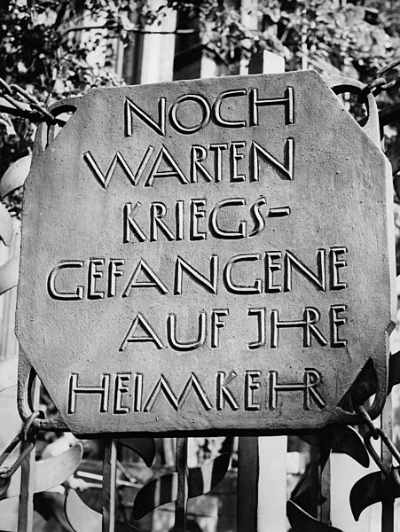 Schild vor dem Kölner Dom, 50er Jahre