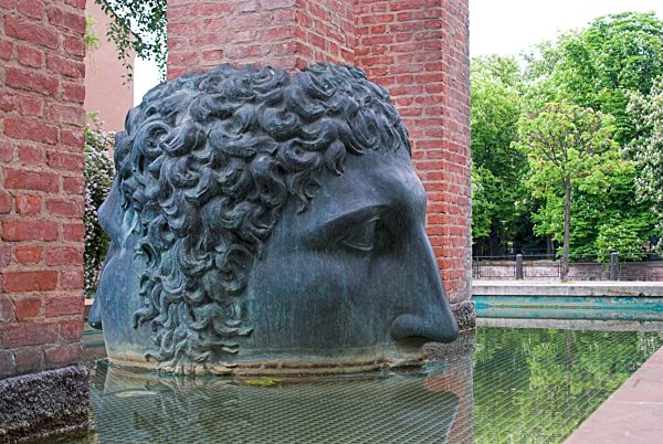 Fontaine de Janus (1988), Brunnen nach Entwurf von Tomi Ungerer