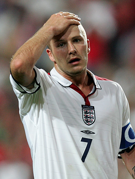 Fussball INTERNATIONAL  EURO 2004  Portugal - England im Stadion da Luz in Lissabon 24.06.2004
