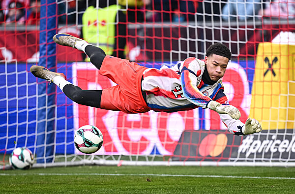 Fussball 25/26 Testspiel: FC Salzburg - FC Bayern Muenchen