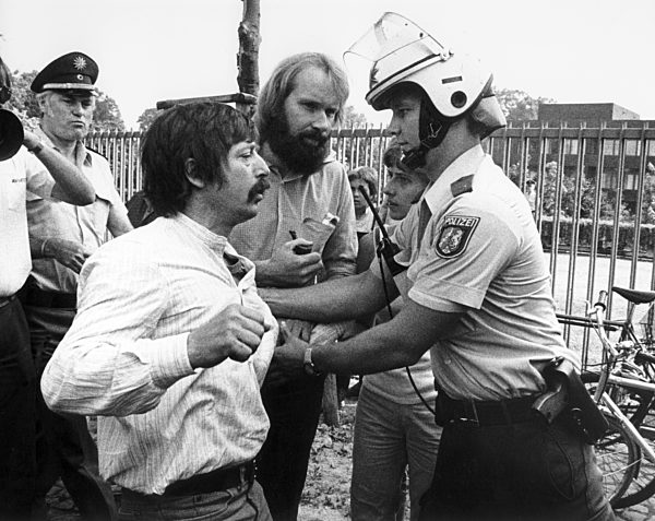 Wolf Biermann - Protest vor dem Kanzleramt