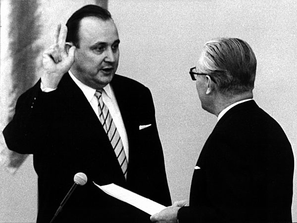 Genscher als Innenminister vereidigt