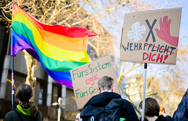 Bundesweiter Schulstreik gegen Wehrpflicht - Hannover