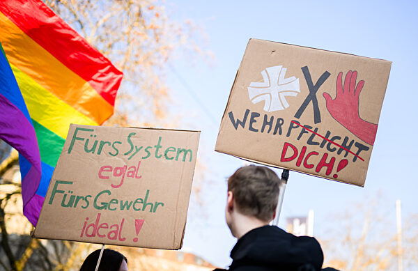 Bundesweiter Schulstreik gegen Wehrpflicht - Hannover