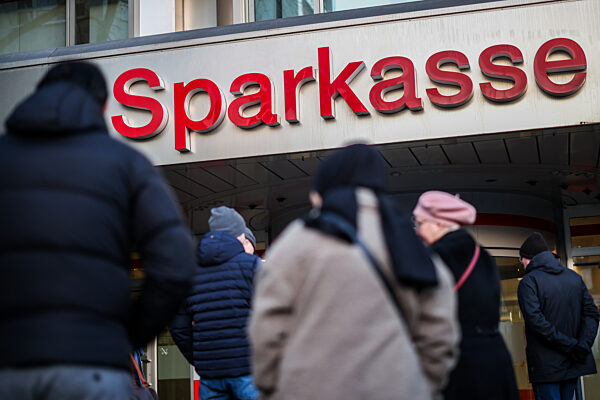 Nach dem Einbruch in den Tresorraum einer Bank